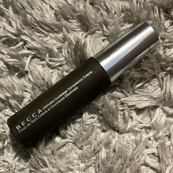 Becca ultimate coverage foundation - Picture 1 of 4